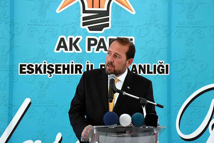 AK Parti’nin bayramlaşma programında konuşan Nabi Avcı, AK Parti’nin dünya üzerindeki en örgütlü siyasi parti olduğunu söyledi. Bakan Avcı, AK Partinin dünyanın en örgütlü ve disiplinli siyasi organizasyonu olduğunu dile getirdi.