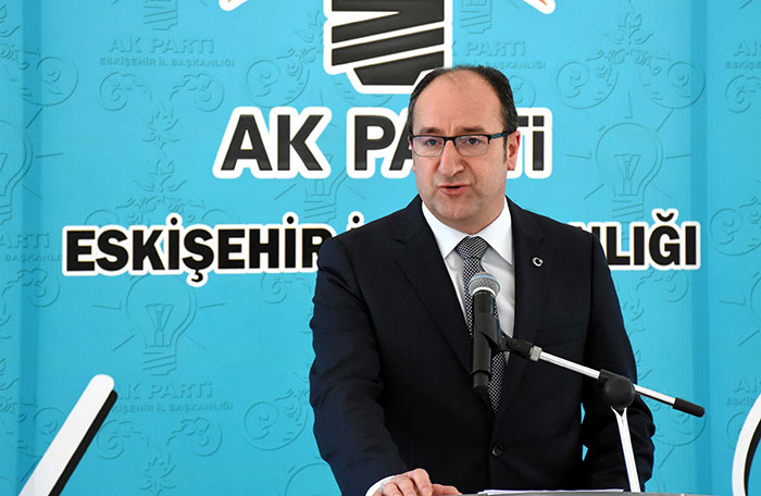 AK Parti’nin bayramlaşma programında konuşan Nabi Avcı, AK Parti’nin dünya üzerindeki en örgütlü siyasi parti olduğunu söyledi. Bakan Avcı, AK Partinin dünyanın en örgütlü ve disiplinli siyasi organizasyonu olduğunu dile getirdi.