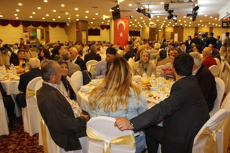 Kültür ve Turizm Bakanı Prof. Dr. Nabi Avcı, Eskişehir Valiliği ve Aile ve Sosyal Politikalar İl Müdürlüğü tarafından şehit ve gazi aileleri adına organize edilen iftar programına katıldı.