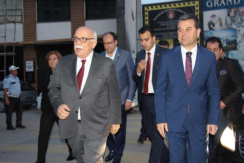 Kültür ve Turizm Bakanı Prof. Dr. Nabi Avcı, Eskişehir Valiliği ve Aile ve Sosyal Politikalar İl Müdürlüğü tarafından şehit ve gazi aileleri adına organize edilen iftar programına katıldı.