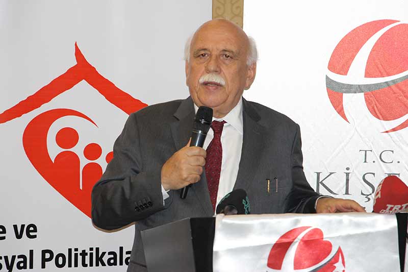 Kültür ve Turizm Bakanı Prof. Dr. Nabi Avcı, Eskişehir Valiliği ve Aile ve Sosyal Politikalar İl Müdürlüğü tarafından şehit ve gazi aileleri adına organize edilen iftar programına katıldı.