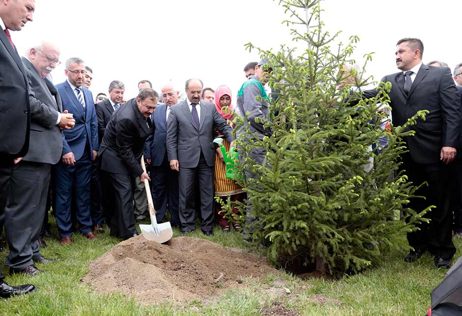 Kültür ve Turizm Bakanı Nabi Avcı, "Nasreddin Hoca gerçekten Anadolu hikmetinin en önemli temsilcilerinden biri. Onu herhangi bir mizah figürü gibi algılamak çok yanlış ve haksız bir değerlendirme olur." dedi.
