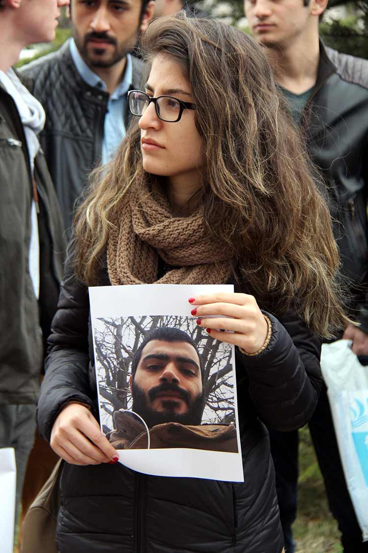 Eskişehir Osmangazi Üniversitesi (ESOGÜ) Eğitim Fakültesi öğrencileri, Ankara’daki patlamada hayatını kaybeden Kerim Sağlam için anma etkinliği düzenledi. 