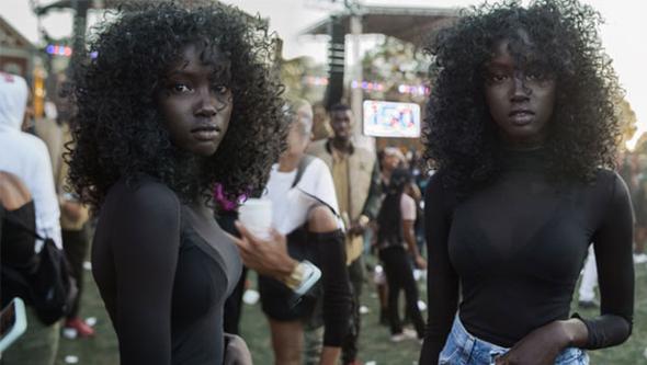 Amerikalı üniversite öğrencisi Anok Yai katıldığı okul festivalinde bir fotoğrafçının objektifine takıldı ve şu an kendisine teklif yağıyor.