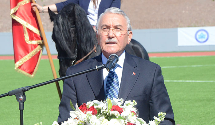 Eskişehir Osmangazi Üniversitesi (ESOGÜ) Stadyumu yapılan açılış töreni ile hizmete girdi. Açılış sonrası stattaki ilk maçı Eskişehir Valisi Azmi Çelik ve ESOGÜ Rektörü Prof. Dr. Hasan Gönen de kadroda yer aldı.