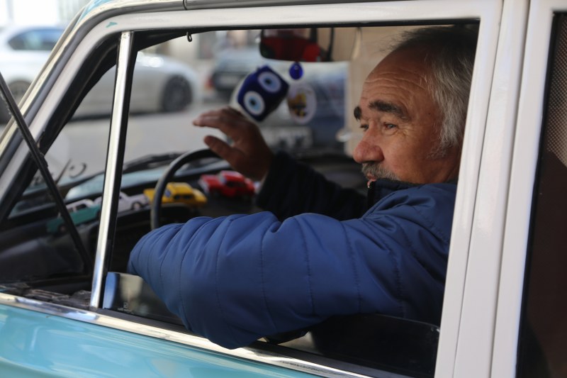 TOFAŞ tarafından 12 Şubat 1971'de üretimine başlanan, adını Bursa'nın Osmanlı'ya başkentlik yaptığı dönemde padişahlık yapan Sultan 1. Murad'dan alan "Murat 124", aradan geçen 48 yıla rağmen vatandaşların ilgi odağı olmaya devam ediyor. Eskişehir'de yaşayan Recep Gürlü (62), 1976'da satın aldığı "Murat 124"ünün ruh halini tedavi ettiğini düşünerek 40 yıldır otomobiliyle adeta arkadaşlık ediyor.