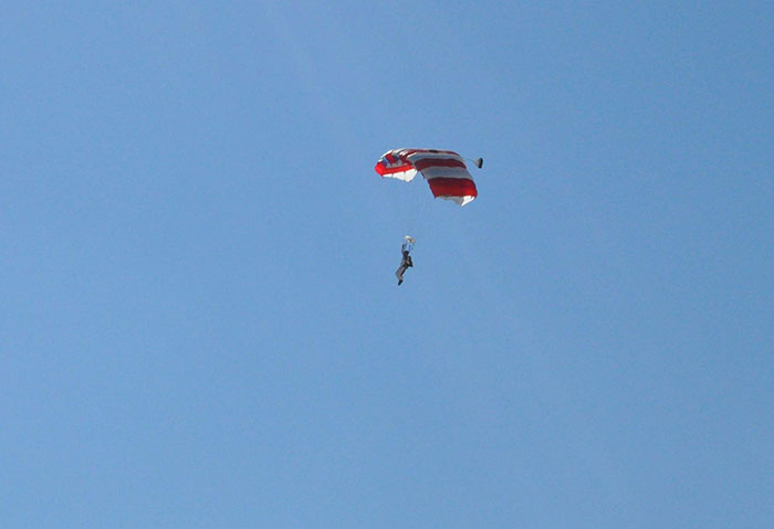 Eskişehir'de Uluslararası Sportif Havacılık Merkezi tarafından düzenlenecek "Skydiving Fest-Paraşüt Günleri 2017"ye, Türkiye'nin birçok kentinden paraşütçü katılacak.