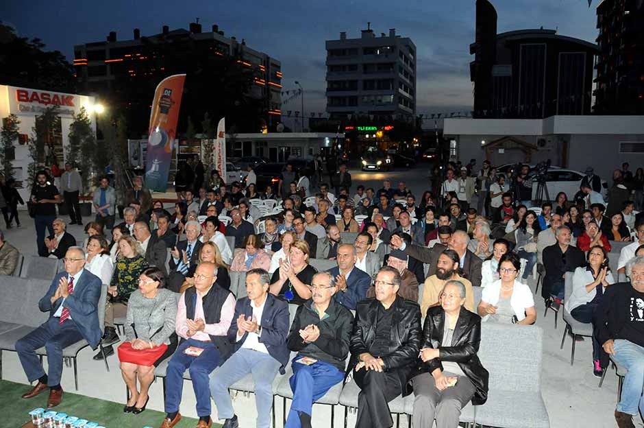 Tepebaşı Belediyesi tarafından bu yıl 10’uncusu düzenlenen Uluslararası Eskişehir Pişmiş Toprak Sempozyumu, Eti Eski Fabrikası’nda düzenlenen kapanış töreniyle sona erdi.