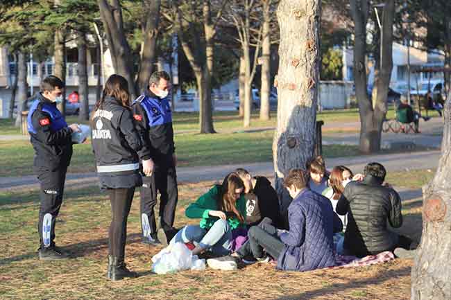 Salgın tehlikesinin devam etmesi ve mutasyonlu virüsün Eskişehir’de de tespit edilmesi kent genelinde endişeyi artırıyor.