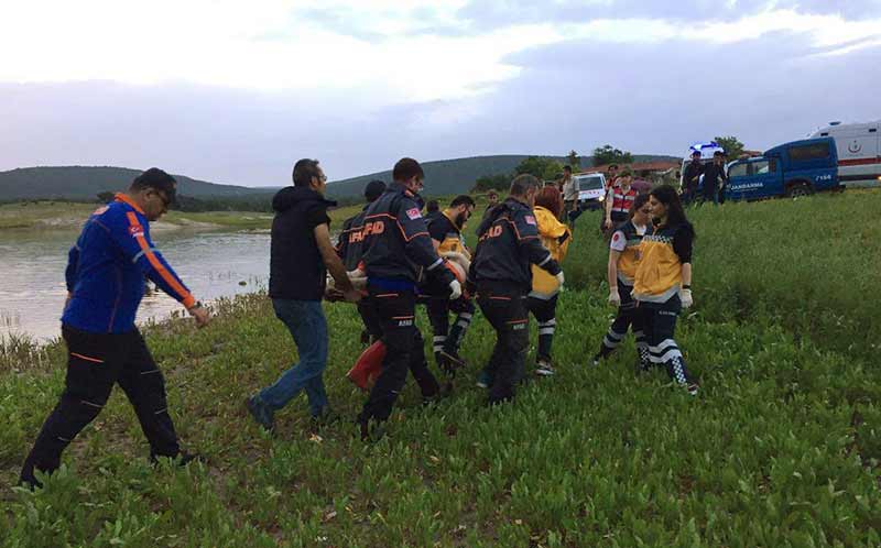 Eskişehir'de serinlemek için girdiği Porsuk Barajı'nda boğulan 19 yaşındaki genç boğularak hayatını kaybetti.