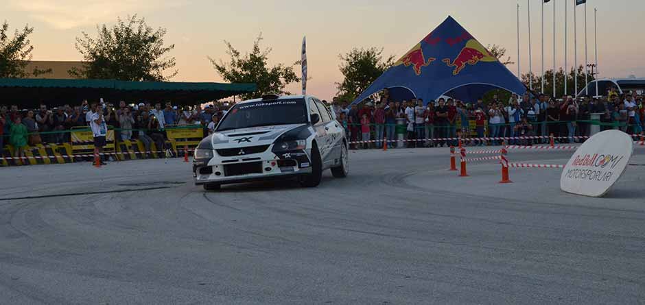 Eskişehir Otomobil Sporları Kulübü (ESOK) tarafından organize edilen ve bu yıl Avrupa Ralli Kupası'na aday olan Eskişehir Rallisi tüm hızıyla devam ediyor. 