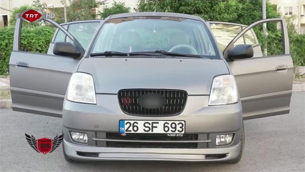 TRT'nin sevilen programlarından % 100 Oto programı yine bir otomobili yeniledi. Sevilen programda bu defa Kia Picanto marka aracı yenilediler. Sıfır gibi olan aracın sahini son halini görünce inanamadı.