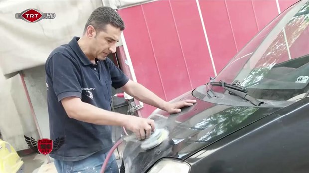 TRT'nin sevilen programlarından % 100 Oto programı yine bir otomobili yeniledi. Sevilen programda bu defa Kia Picanto marka aracı yenilediler. Sıfır gibi olan aracın sahini son halini görünce inanamadı.