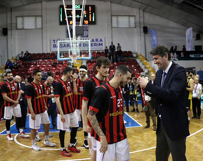 Federasyon Kupası’nda finalinde İstanbulspor Beylikdüzü ile karşılaşan Nesine.com Eskişehir Basket rakibini 84-79 mağlup ederek şampiyon oldu. Potanın Şimşekleri sezonun ilk kupasını almayı başardı.