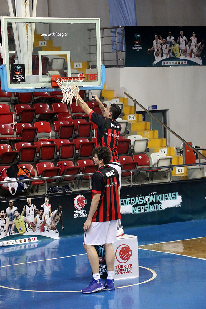 Federasyon Kupası’nda finalinde İstanbulspor Beylikdüzü ile karşılaşan Nesine.com Eskişehir Basket rakibini 84-79 mağlup ederek şampiyon oldu. Potanın Şimşekleri sezonun ilk kupasını almayı başardı.