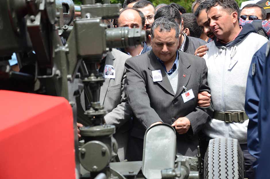 Mardin’in Nusaybin ilçesinde şehit düşen Eskişehirli Piyade Astsubay Kıdemli Çavuş Anıl Gül, Eskişehir’de binlerce kişi tarafından son yolculuğuna uğurlandı.