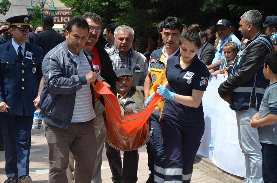 Mardin’in Nusaybin ilçesinde şehit düşen Eskişehirli Piyade Astsubay Kıdemli Çavuş Anıl Gül, Eskişehir’de binlerce kişi tarafından son yolculuğuna uğurlandı.