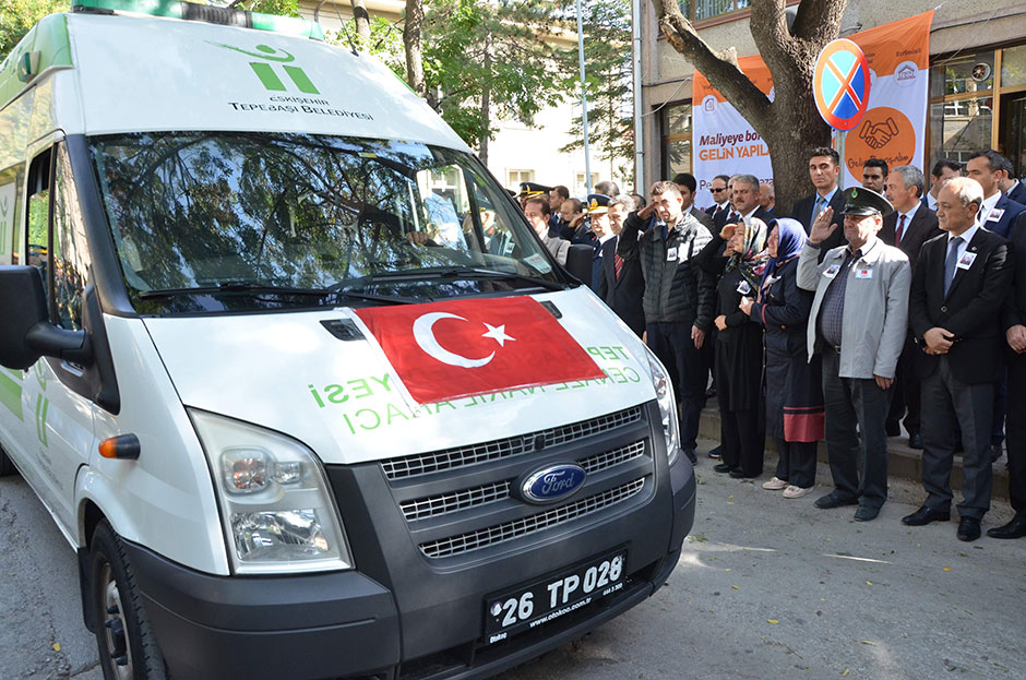 Hakkari’nin Çukurca ilçesinde PKK'lı teröristlerle çıkan çatışmada şehit düşen 26 yaşındaki piyade uzman çavuş Murat Özer’in, al bayrağa sarılı tabutunun başında nöbet tutan bir askerin gözlerinden süzülen yaşlar yürekleri dağladı.