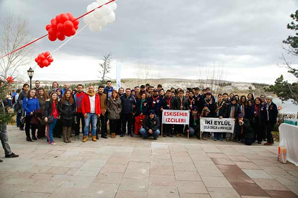 Odunpazarı Belediyesi, Sosyal İşler Müdürlüğü’ne bağlı Emek Gençlik Merkezi, Spor İşleri Müdürlüğü ve Kültür Müdürlüğü, 14 Şubat Sevgililer Günü nedeniyle “Sevgi Yürüyüşü” etkinliği düzenledi. 