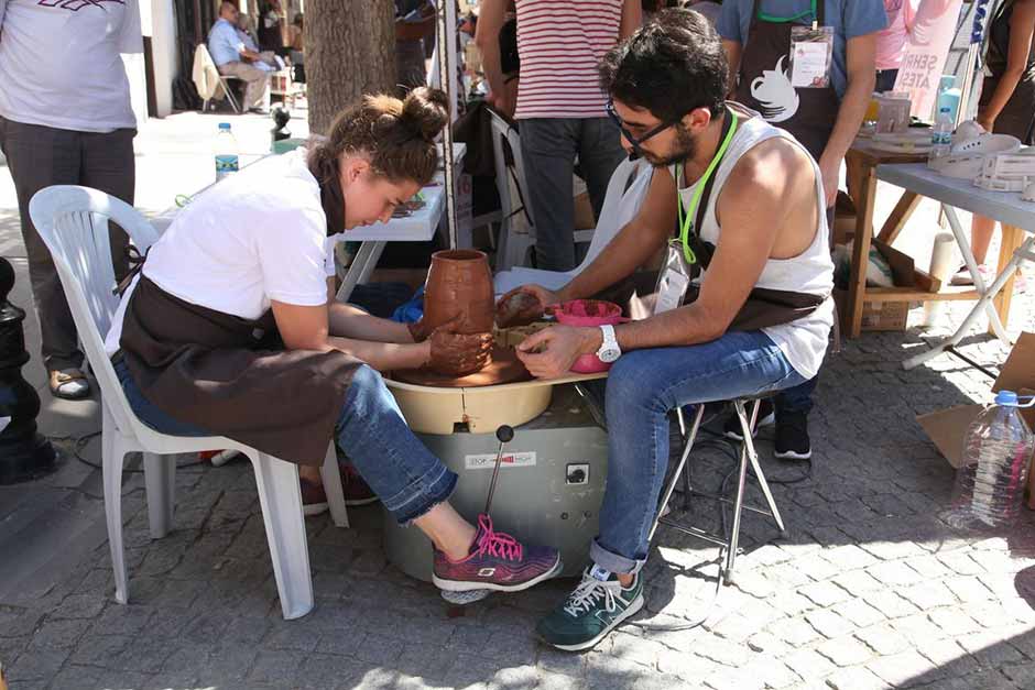 Odunpazarı Belediyesi tarafından Şehrin Ateşi sloganı ile düzenlenen 2. Uluslararası Eskişehir Odunpazarı Seramik Pişirim Teknikleri Çalıştayı’nda birinci gün tamamlandı. 