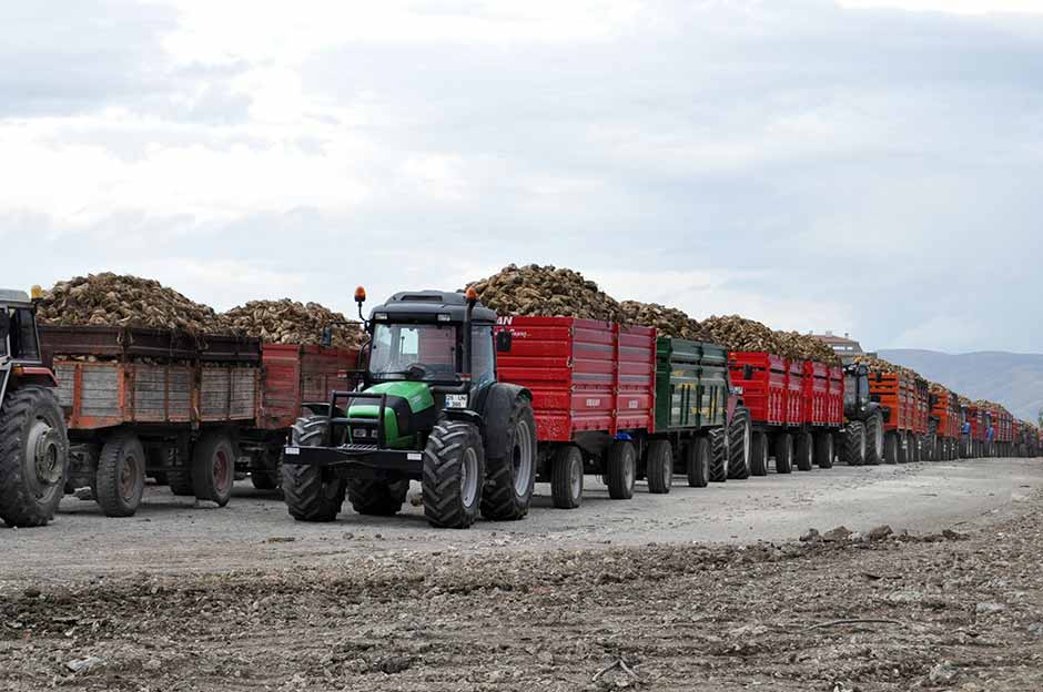 Kazım Taşkent Eskişehir Şeker Fabrikasının 2016-2017 yılını kapsayan pancar işleme döneminin açılışı yapıldı.