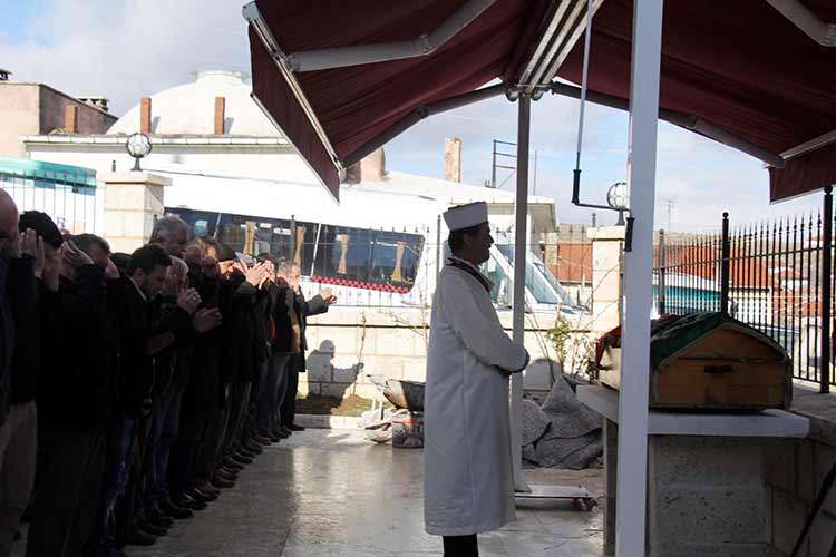 Eskişehir’de dün akşam yaşanan trafik kazasında hayatını kaybeden Rümeysa Ünsal, memleketi Mihallıççık ilçesinde son yolculuğuna uğurlandı.