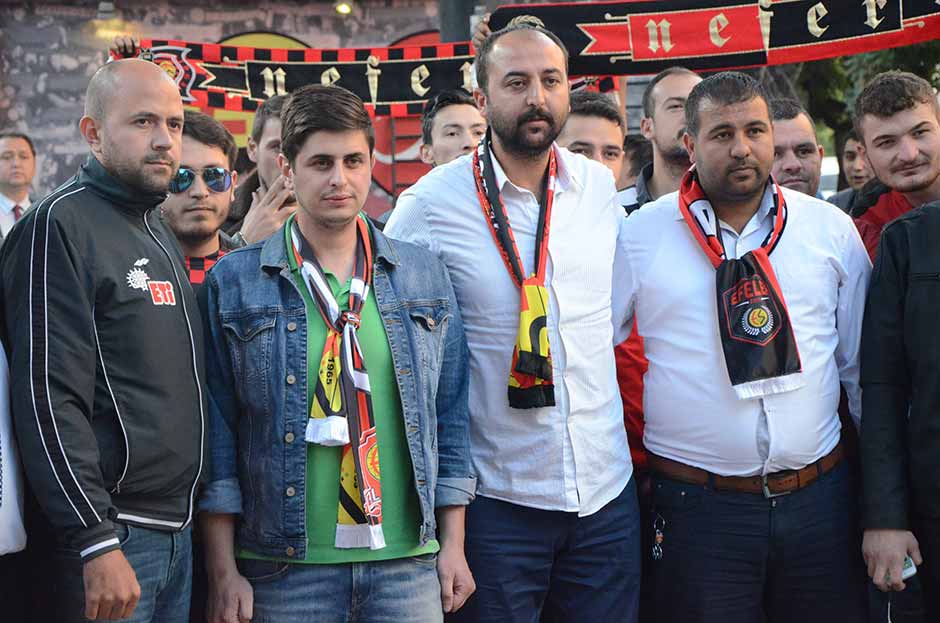 TFF 1. Lig'in 7. haftasında Eskişehirspor-Giresunspor arasında seyircisiz oynanacak maç için bilet satışları başladı. Taraftarlar takıma destek olmak için biletleri aldı.