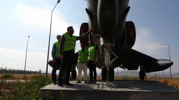 2010 yılında kadar aktif olarak çeşitli operasyonlar da dahil olmak üzere katılmış bir uçak. O yıl uçuş süresini doldurduğu için emekliliğe ayrılıyor. Bu tür uçakları da Hava Kuvvetleri talep eden üniversitelere hibe ediyor.