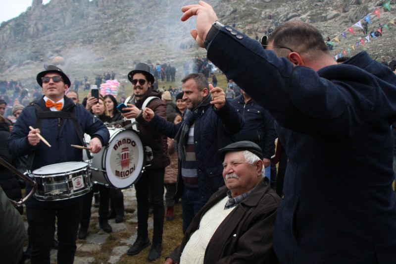 Eskişehir'in Sivrihisar ilçesinde gerçekleştirilen "Dövme Sucuk Festivali" büyük ilgi gördü.