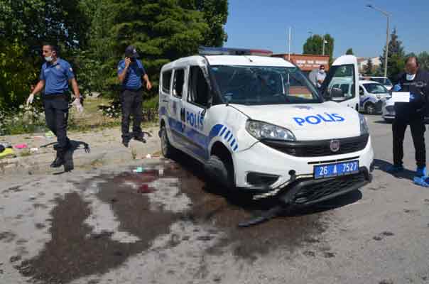 Yoğun bakıma alınan ve hayati tehlikesi devam eden 1 çocuk babası polis memuru Cengiz Kuloğlu’nun 28 yıllık polis memuru olduğu ve emekliliğine 24 ay kaldığı öğrenildi.