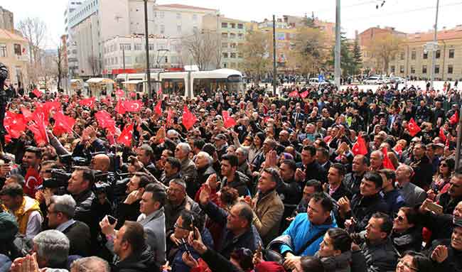 Personele emekleri dolayısıyla teşekkür eden Başkan Büyükerşen şunları söyledi: