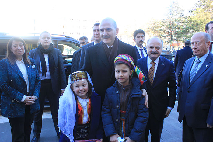 İçişleri Bakanı Süleyman Soylu bir dizi etkinliğe katılmak üzere Eskişehir'e geldi.