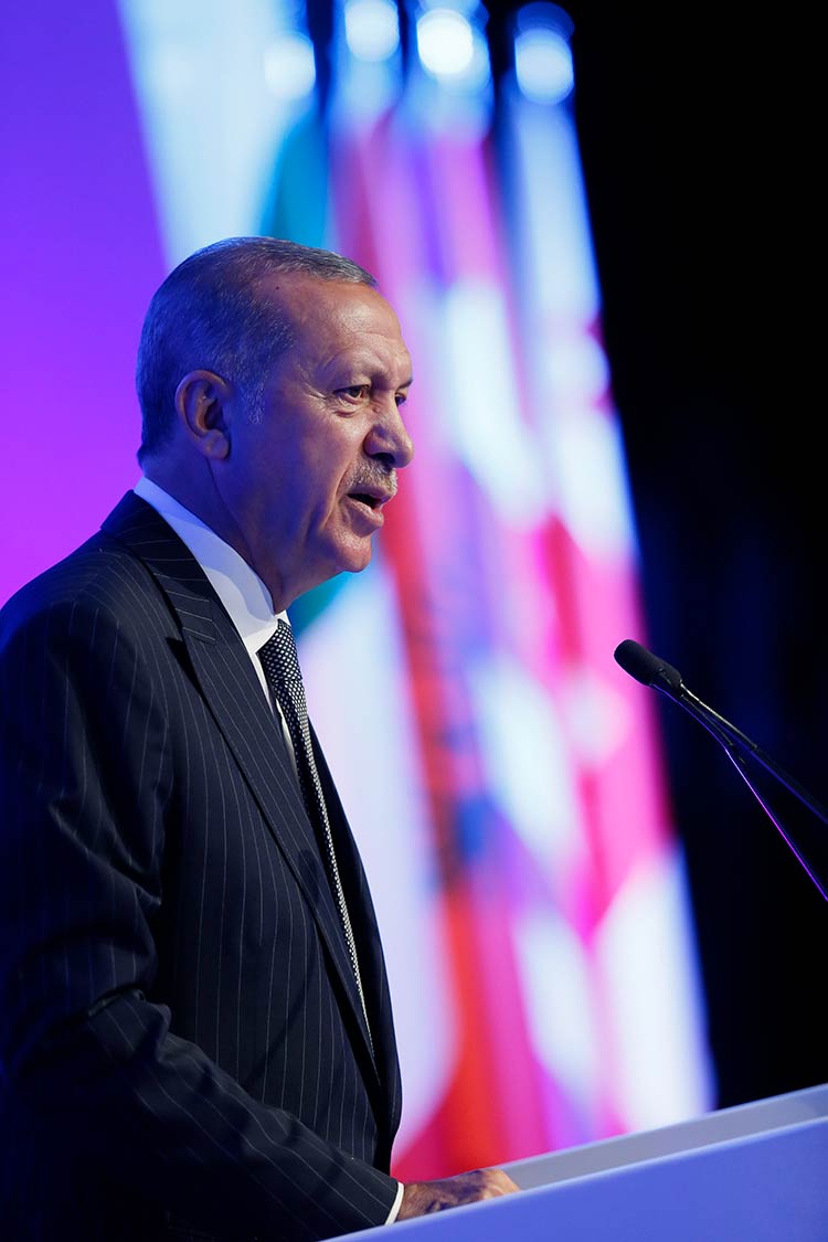 Cumhurbaşkanı Recep Tayip Erdoğan, “TANAP aynı zamanda çok taraflı işbirliğinin de nişanesidir. Enerjiyi çatışmanın değil, işbirliği zemini olarak gören anlayışımız TANAP sayesinde bir kez daha ete kemiğe bürünmüştür” dedi. 