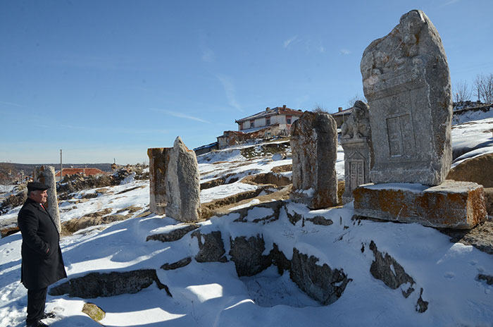 Eskişehir'in Han ilçesinde çıkarılan tarihi taşlar ile açık hava müzesi oluşturuluyor. 