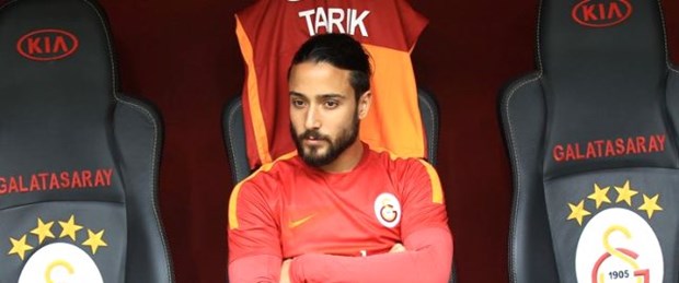 4 milyon 750 bin Euro bonservisle geldiği Galatasaray’da hiçbir varlık gösteremeyen 26 yaşındaki Tarık Çamdal ile devre arasında yollar ayrılacak. Onun yerine genç takımdan bir oyuncunun rotasyon için kadroya alınacağı öğrenildi.