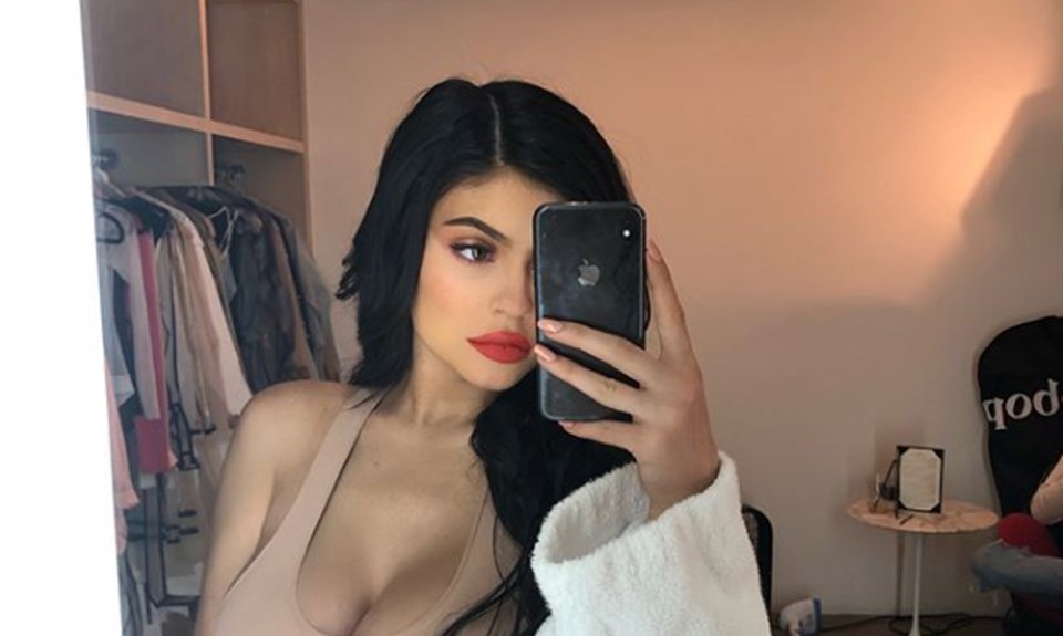 Firma, Kardashian –Jenner ailesinin en genç üyesi olan Kylie Jenner’ı günümüz sosyal medyasındaki en değerli kişişi ve en güçlü influencer’ı (sosyal medya aracılığıyla insanlarn davranışlarını etkileyen ve değiştirebilen popüler kişi) olarak tanımlayarak, daha önce bu konumda bulunan Beyonce’u geride bıraktığını ifade etti.