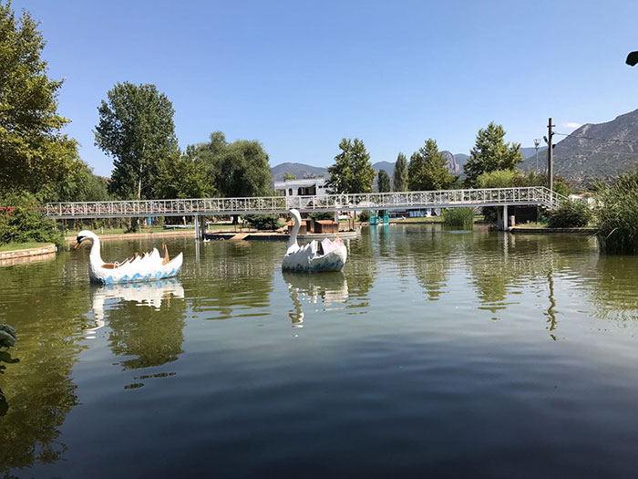 Yakın Yerler’in son durağı turizmden ekmek yemeye başlayan Sarıcakaya oldu. Her gittiğimde beni şaşırtan ilçede yine şaşırtıcı ve keyifli bir gün geçirdim. Cihan Yıldırım / YAKIN YERLER