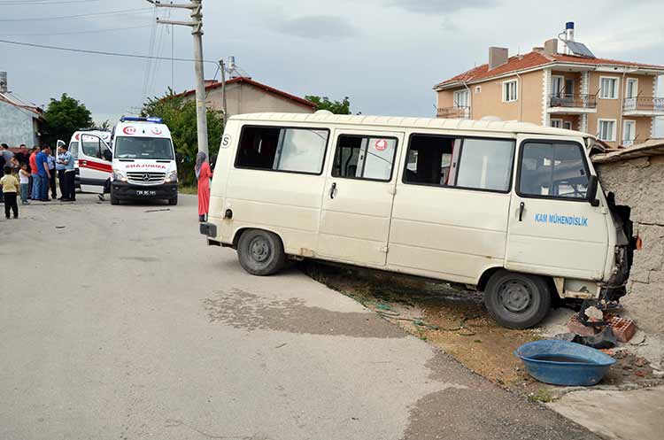 Eskişehir’de meydana gelen trafik kazasında 8 kişi yaralandı. 