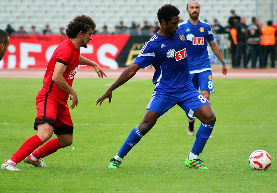 TFF 1. Lig’in 5. haftasında Ümraniyespor, evinde Eskişehirspor ile 2-2 berabere kaldı.