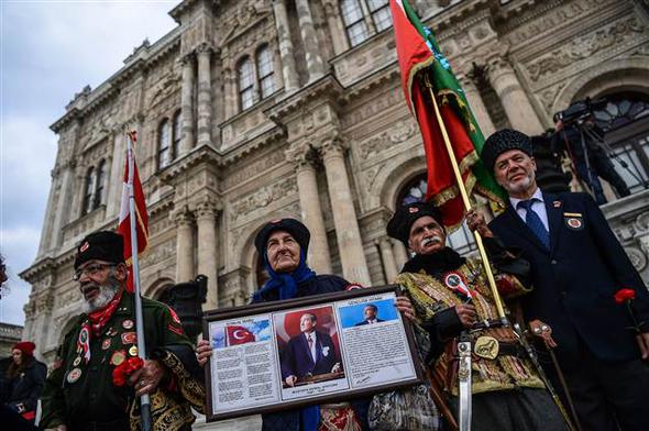 Ulu Önder Mustafa Kemal Atatürk, ölümünün 79’uncu yılında anılıyor. Yabancı ajanslar da dünyaya Türkiye'den çok sayıda fotoğraf geçti. (Hürriyet)