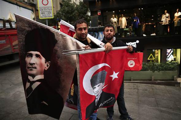 Ulu Önder Mustafa Kemal Atatürk, ölümünün 79’uncu yılında anılıyor. Yabancı ajanslar da dünyaya Türkiye'den çok sayıda fotoğraf geçti. (Hürriyet)