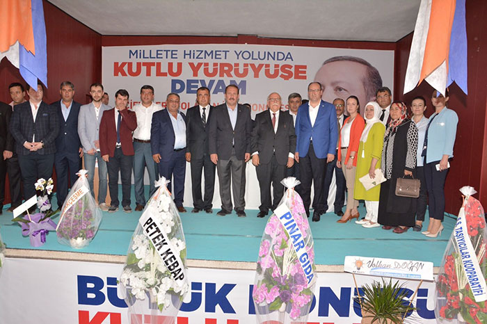 AK Parti Çifteler İlçe Teşkilatı 6’ıncı Olağan Kongresi’nde yeni İlçe Başkanı Mustafa Yeşil oldu. 