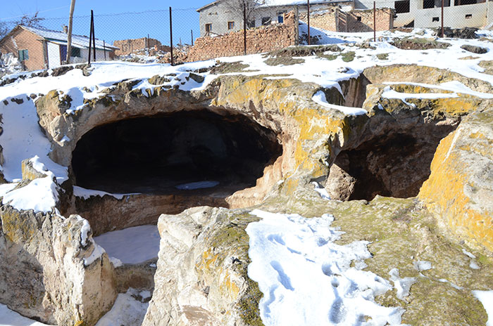 Eskişehir'in Han ilçesinde bulunan yeraltı şehrinin, Frig Vadisi'nde bulunan Yazılıkaya ile bağlantılı olduğu düşünülüyor.