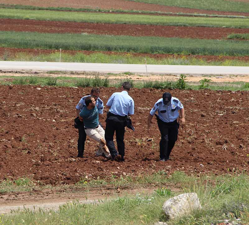 Eskişehir’de 47 yaşındaki astsubay emeklisi Ramazan Yılmaz, 1,5 yaşındaki oğlu Hasan Polatcan Yılmaz’ı öldürdükten sonra intihar etti.