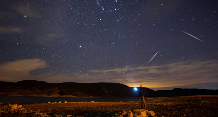 Yılın en iyisi olarak bilinen Geminid (İkizler) meteor yağmuru Eskişehir semalarında seyir zevki yüksek manzaralar sundu. 

Fotoğraflar ve haber: Abdullah Güçlü 