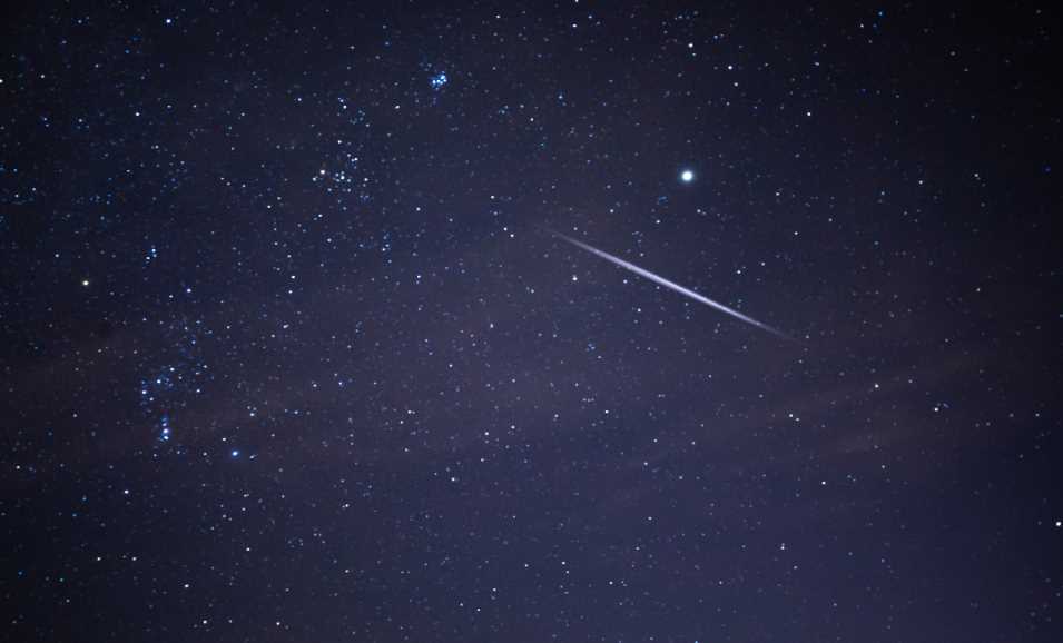 Yılın en iyisi olarak bilinen Geminid (İkizler) meteor yağmuru Eskişehir semalarında seyir zevki yüksek manzaralar sundu. 

Fotoğraflar ve haber: Abdullah Güçlü 