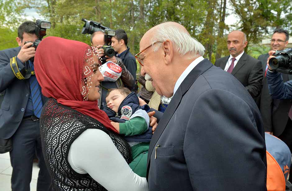 Milli Eğitim Bakanı Prof. Dr. Nabi Avcı, Eskişehir’de her yıl düzenlenen Yunus Emre’yi Anma Kültür ve Sanat Haftası kapsamındaki ‘Yunus Emre’nin Kabri’ni Ziyaret ve Anma Töreni’ne katıldı. 