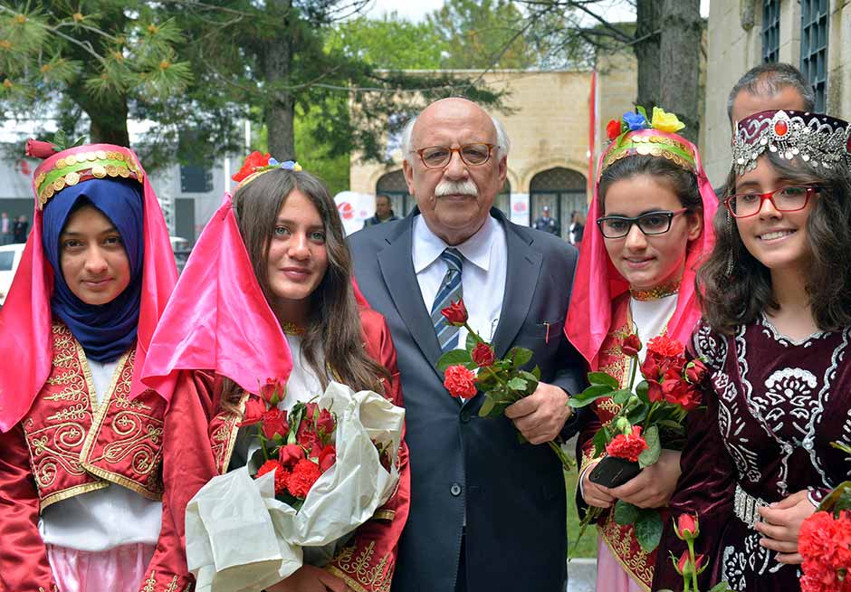 Milli Eğitim Bakanı Prof. Dr. Nabi Avcı, Eskişehir’de her yıl düzenlenen Yunus Emre’yi Anma Kültür ve Sanat Haftası kapsamındaki ‘Yunus Emre’nin Kabri’ni Ziyaret ve Anma Töreni’ne katıldı. 