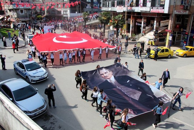 19 Mayıs Atatürk'ü Anma, Gençlik ve Spor Bayramı tüm yurtta coşkuyla kutlandı.