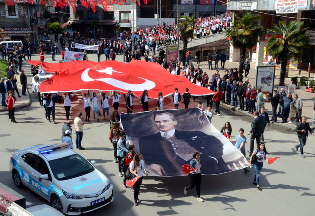 19 Mayıs Atatürk'ü Anma, Gençlik ve Spor Bayramı tüm yurtta coşkuyla kutlandı.